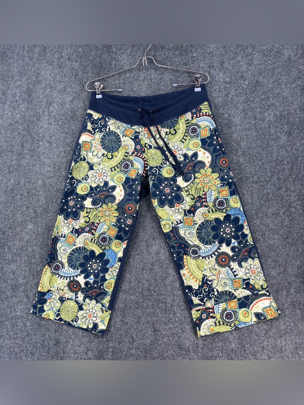 Nilla Shields Y2K Blue Floral Capri Pull On Pants Women’s M Patchwork Boho Chic